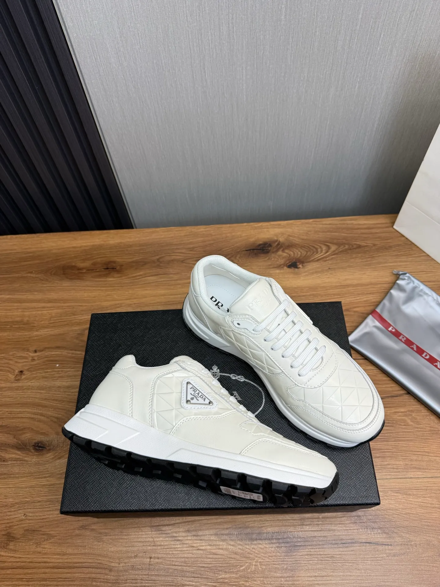 Men's shoes 520💰 [PRADA] Men's shoes are popular in the counter, official website is synchronized, high-quality shipments ✔️Original cowhide splicing + cowhide lining, 1🆚1 replica, original original sole, 38-45 (45 customized, non-refundable)